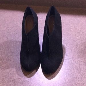 Women’s new condition 2 inch heels black